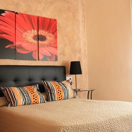 Hostal Rte. Elena Fuentes de Ebro Стая снимка