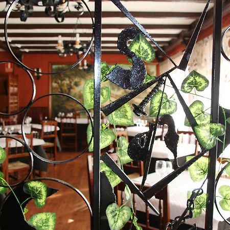 Hostal Rte. Elena Fuentes de Ebro Екстериор снимка